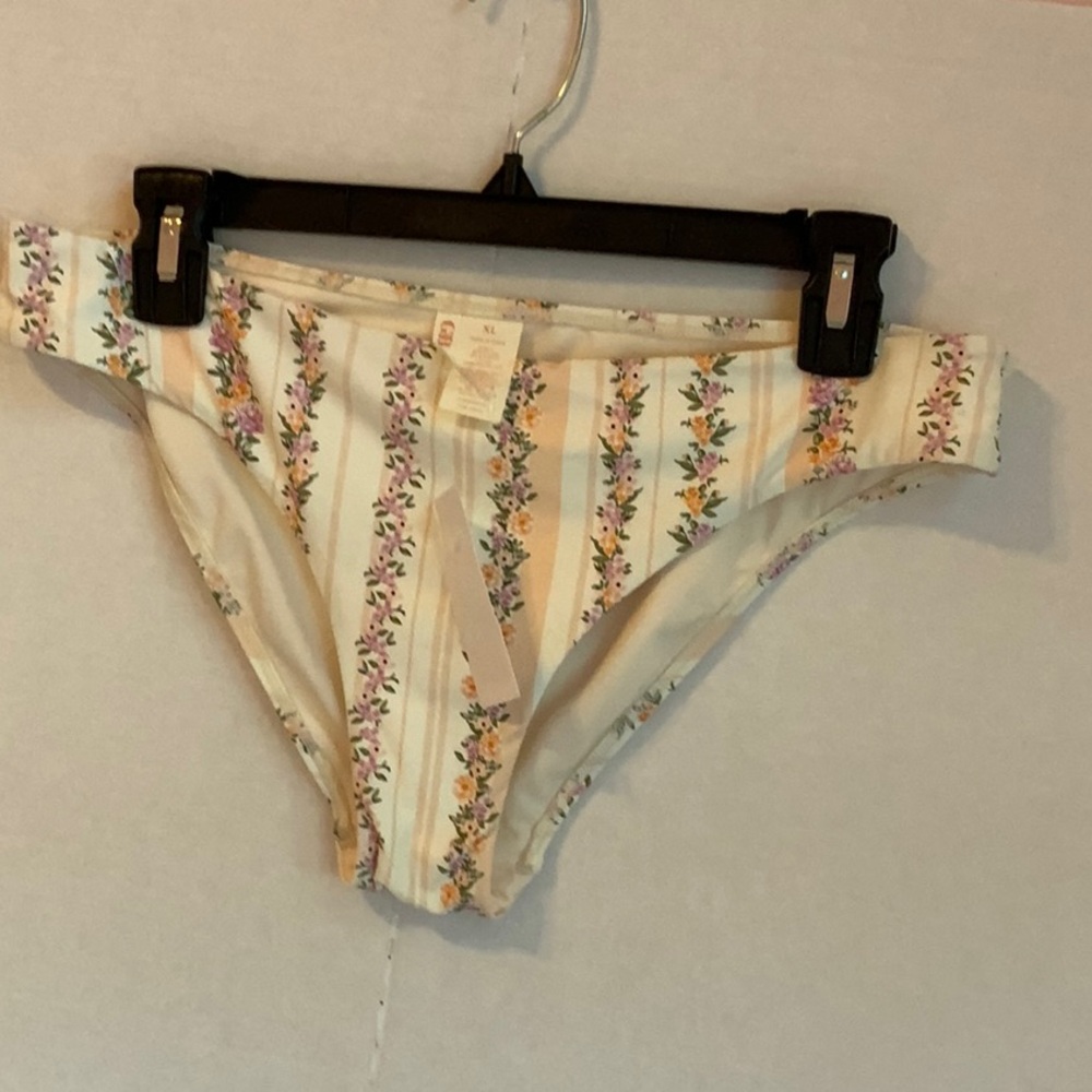 NWT Floral Cream Bikini Bottoms